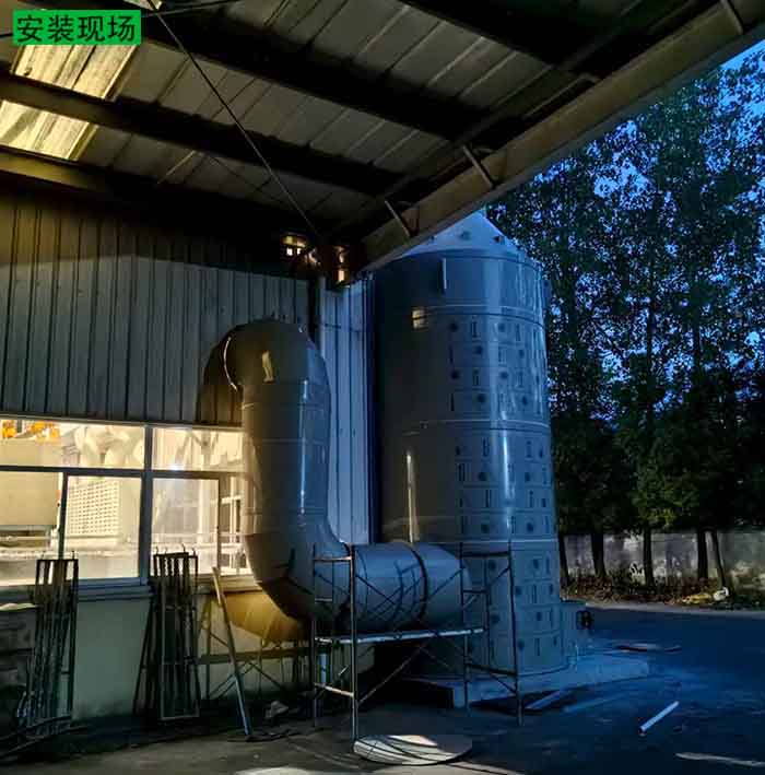 噴淋塔和風管安裝現場